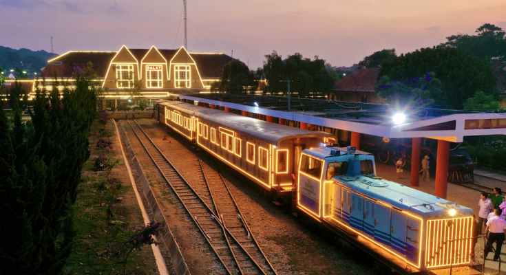 Ga Đà Lạt chính thức vận hành chuyến tàu du lịch đêm